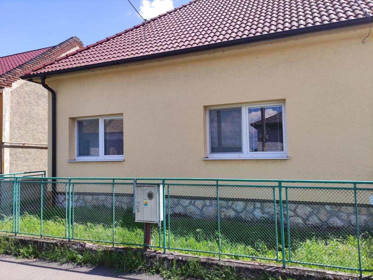 U Koncoka Apartamento Levice Exterior foto